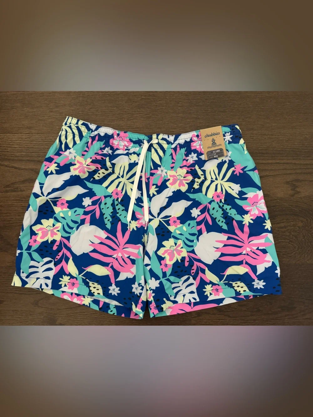 chubbies Men’s Blue Tropical Floral Swim Shorts